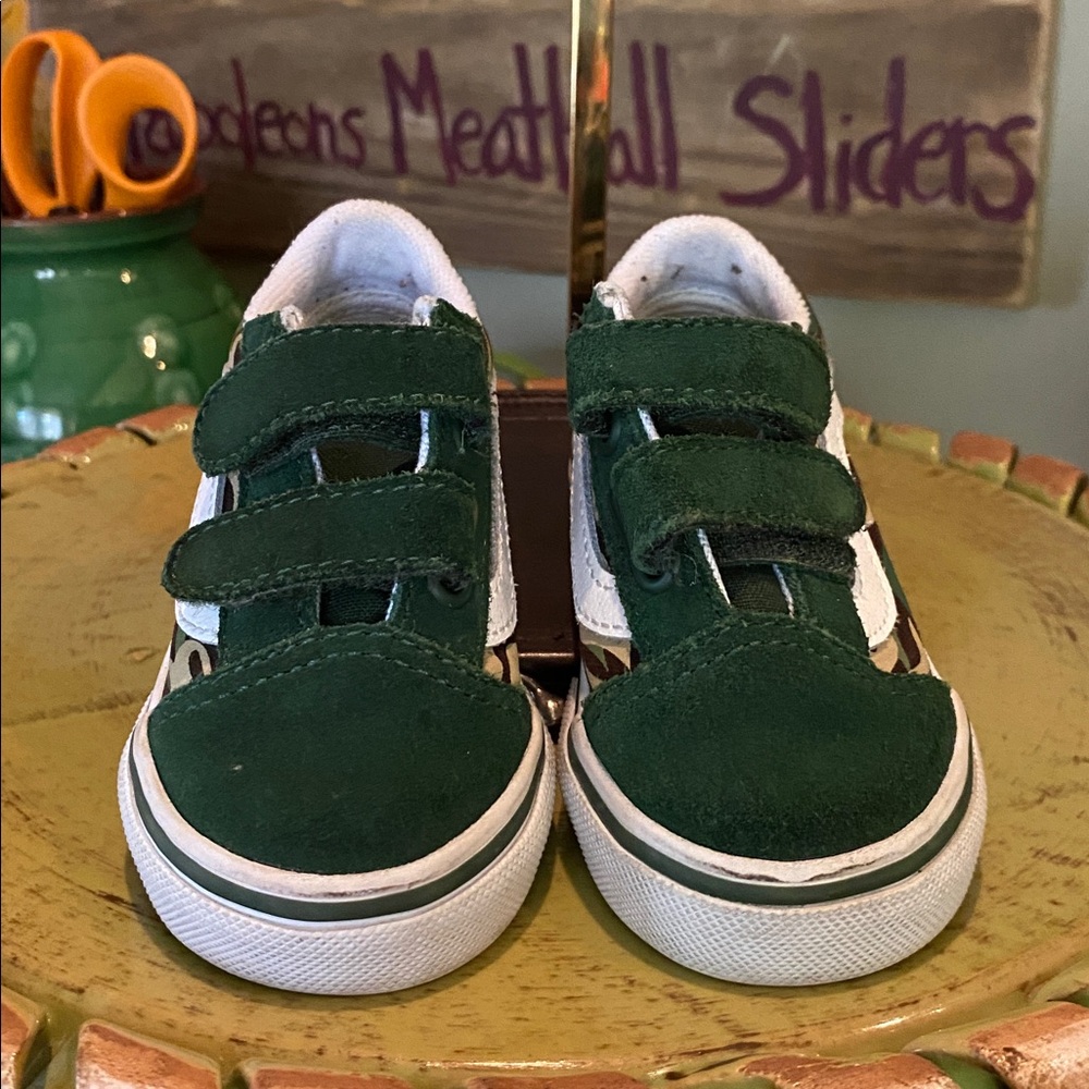 VANS Little Kids Old Skool Shoe - Camo Jungle Green - Picture 1 of 8